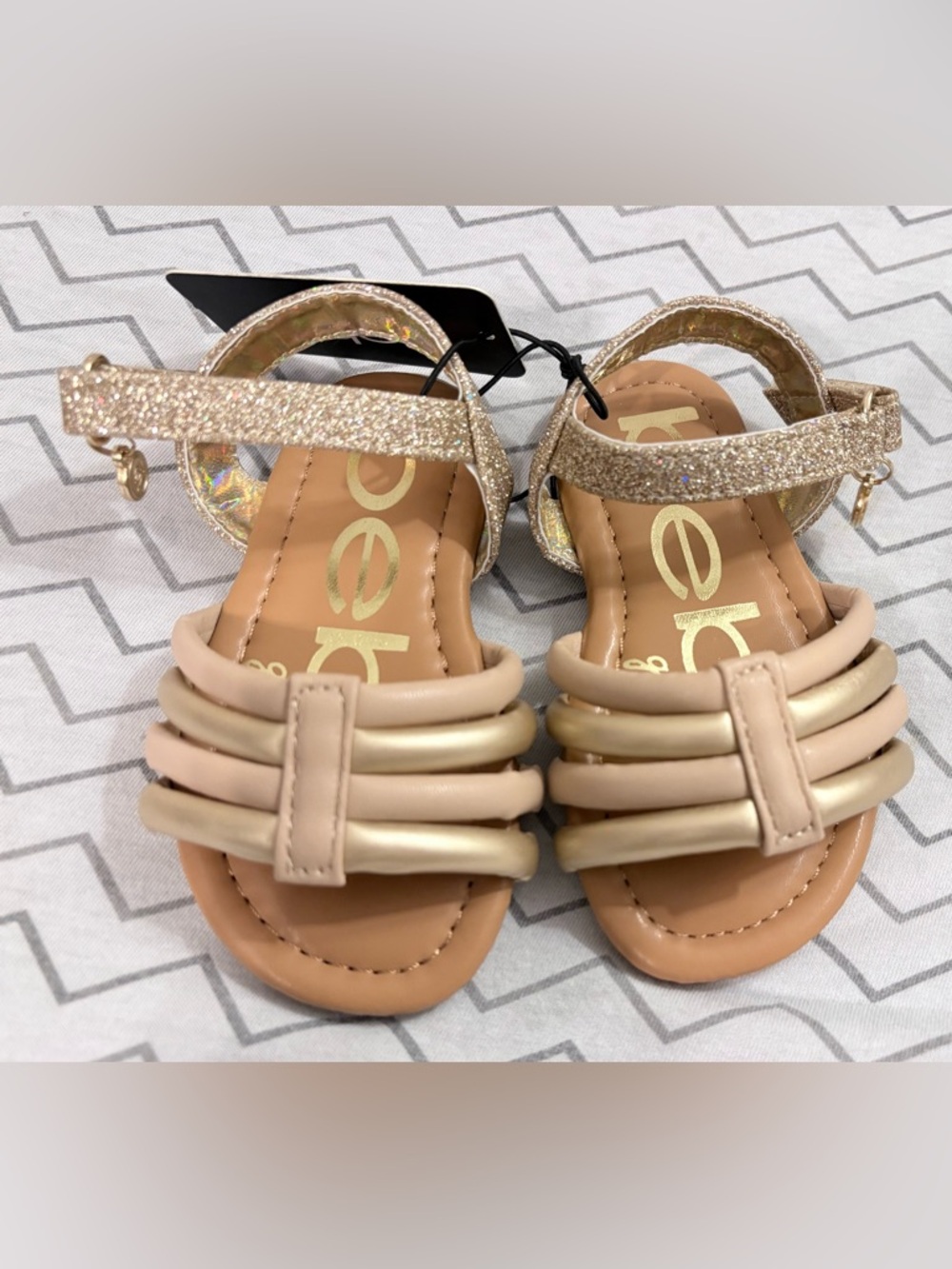 Bebe Girls' Glitter Ankle Strap Sandals in Gold and Nude/Size: 6
